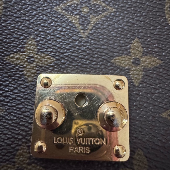 Authentic LV Pochette Métis Monogram - Picture 14 of 14